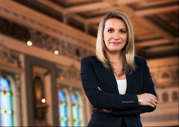 Colunista Débora Veneral